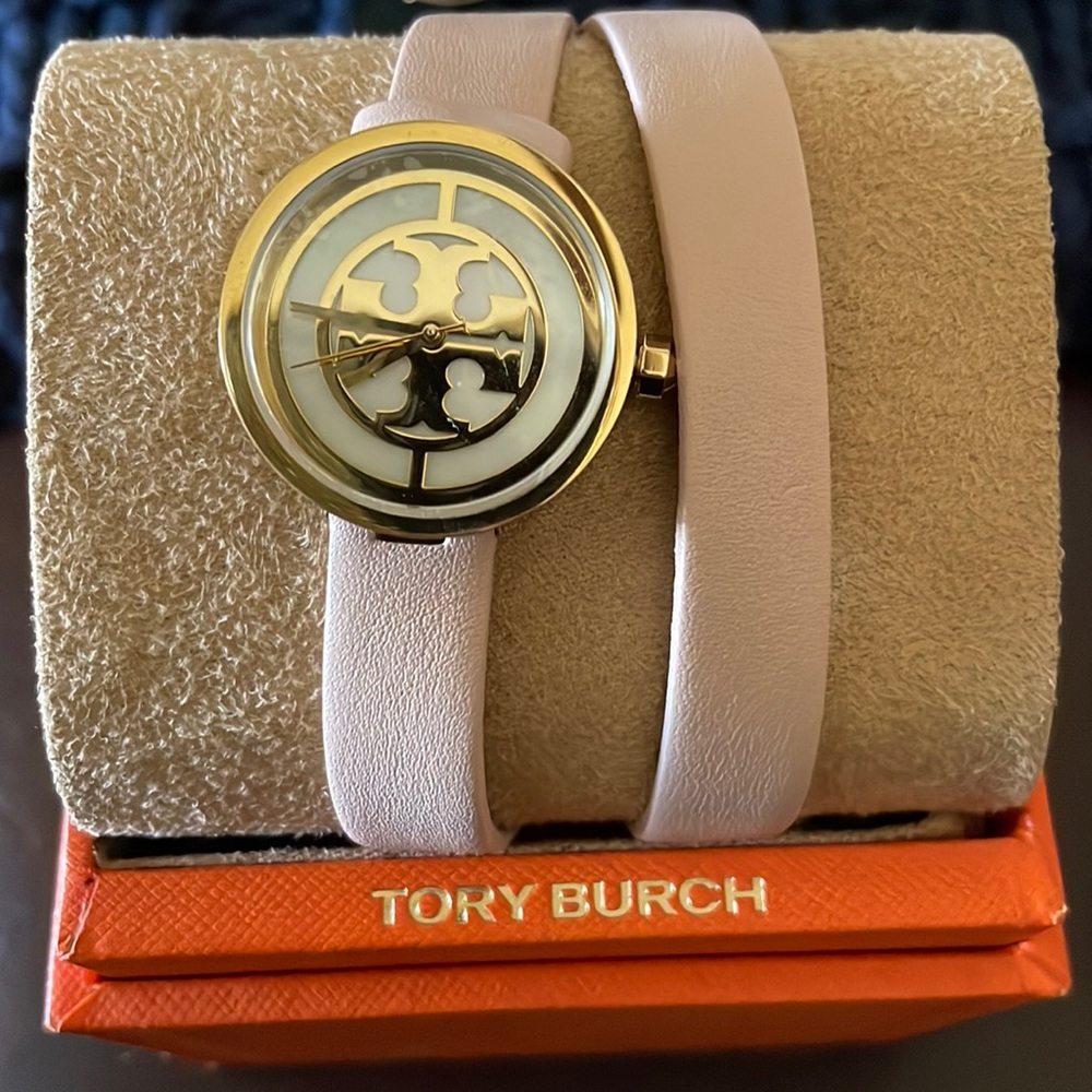 TORY BURCH REVA DOUBLE-WRAP WATCH, NUDE LEATHER/GOLD TONE, 28 MM